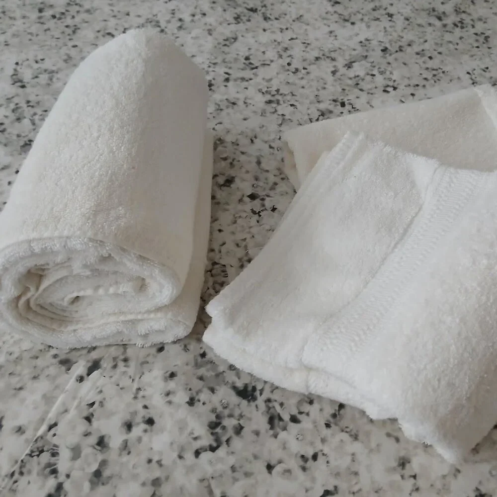 100% Cotton Big White Plush Bath Towels -set of (2)